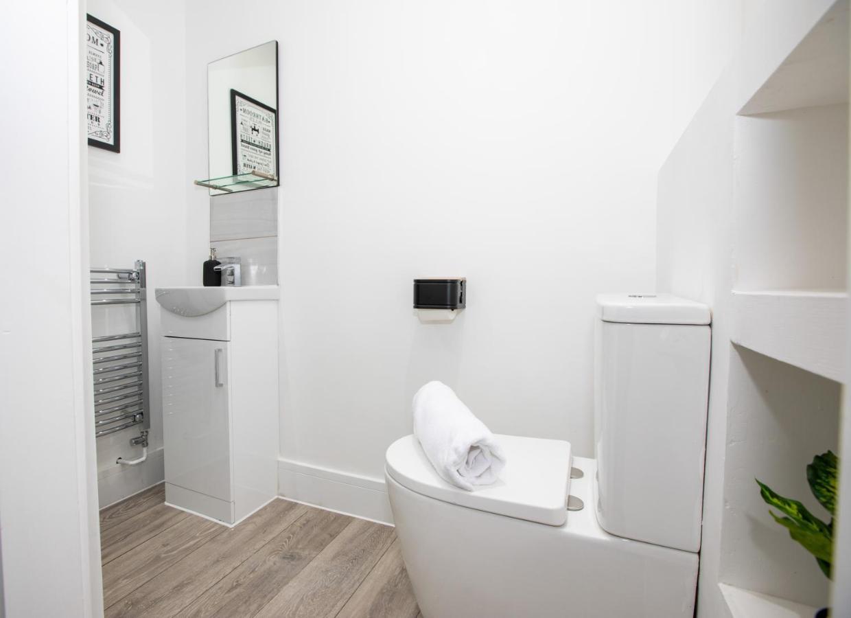 Stylish Stay Near The Stadium Walk To The Action Ливърпул Екстериор снимка
