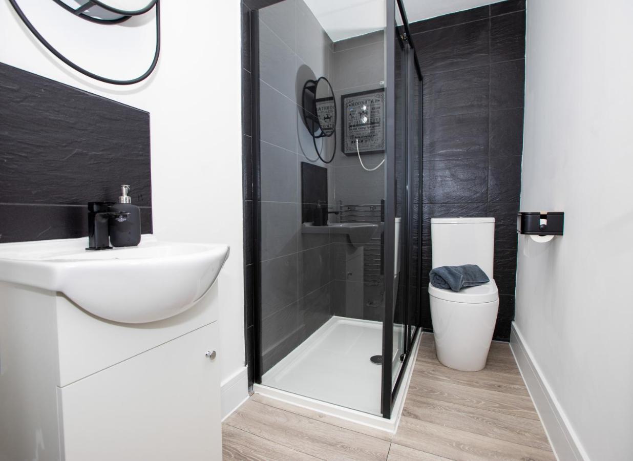 Stylish Stay Near The Stadium Walk To The Action Ливърпул Екстериор снимка