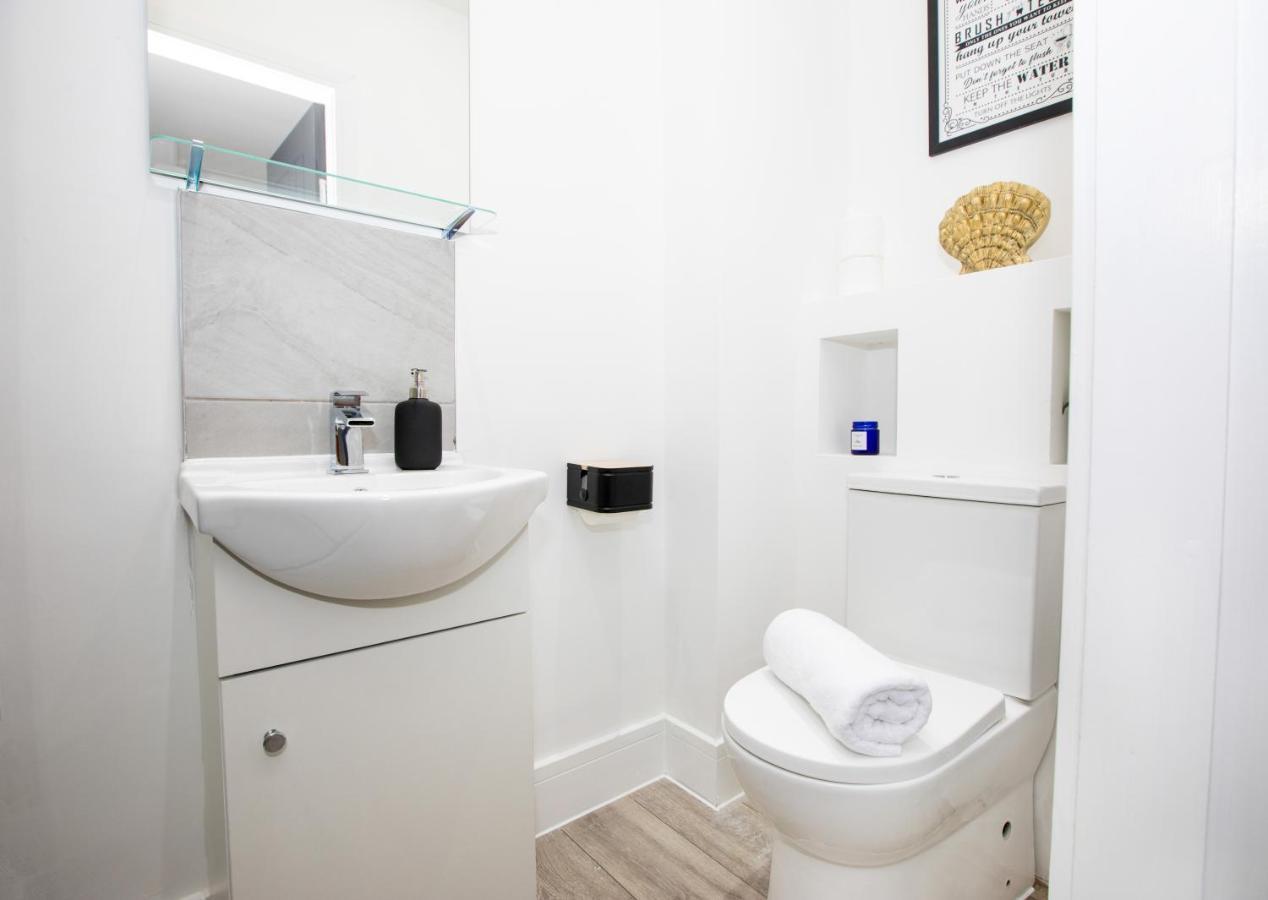 Stylish Stay Near The Stadium Walk To The Action Ливърпул Екстериор снимка