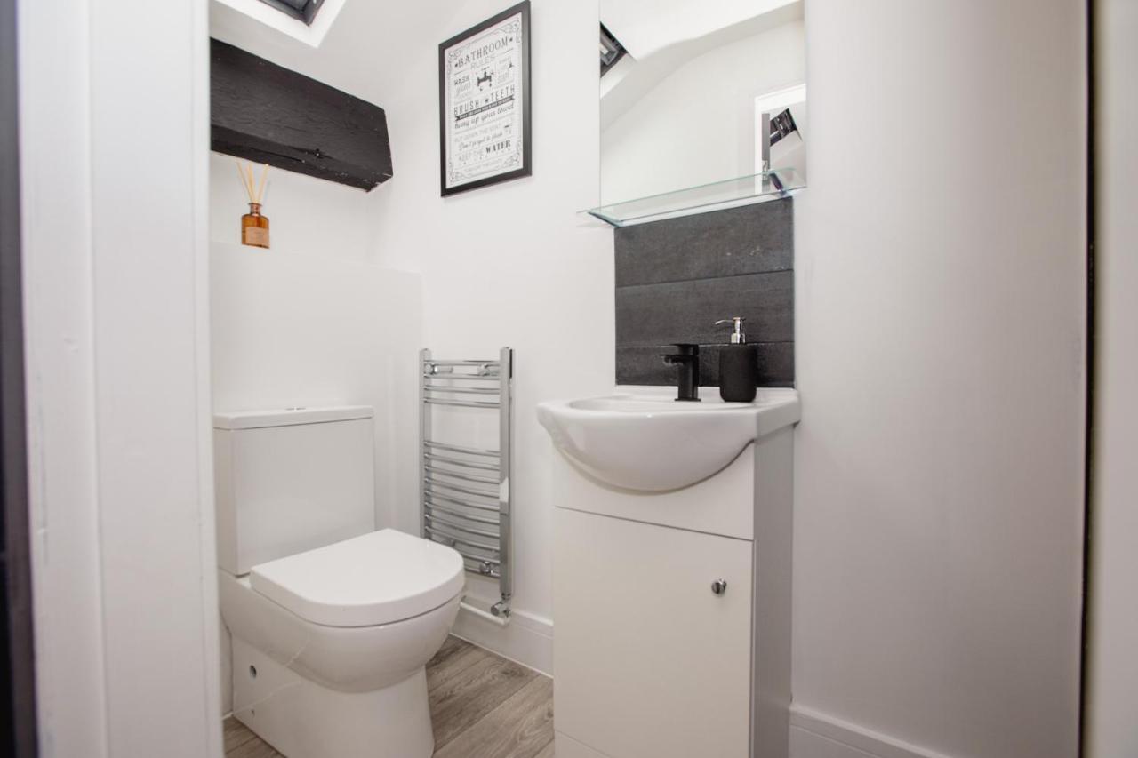 Stylish Stay Near The Stadium Walk To The Action Ливърпул Екстериор снимка